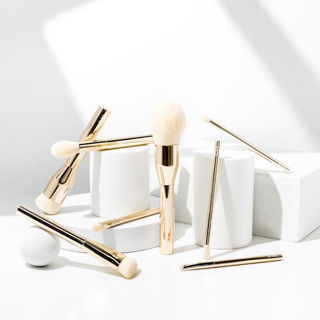 makeup brush