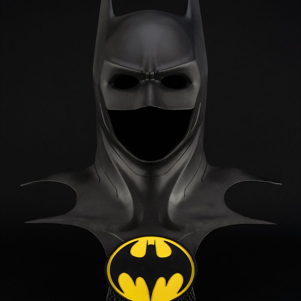 blk_bkg01_-_the_flash_batman_1_1_scale_cowl_replica_tn