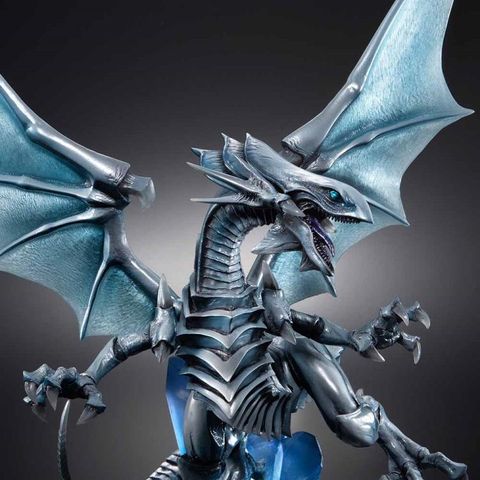 MegaHouse-Yu-Gi-Oh-Duel-Monsters-Art-Works-Monsters-Figurine-Blue-Eyes-White-Dragon-Holographic-Edition-6_1200x