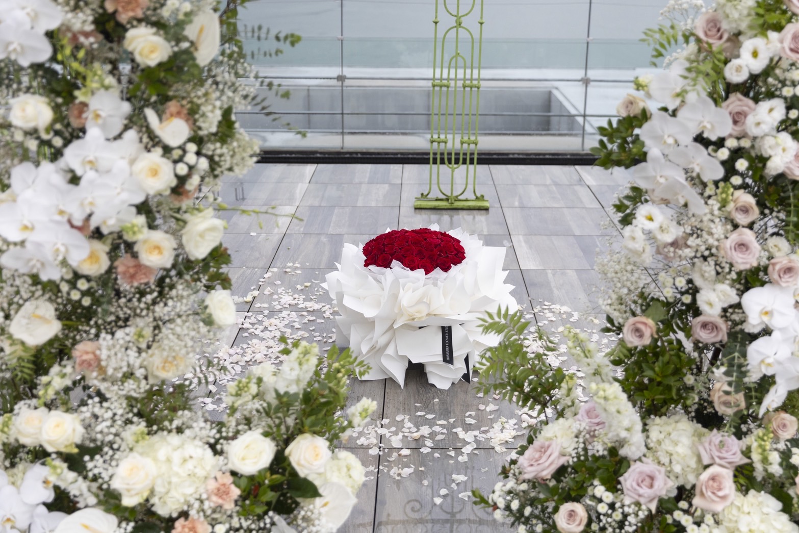 頂級玫瑰求婚花藝佈置 X 日月潭雲品酒店