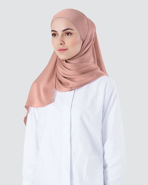dian_-_medium_dusty_warm_almond_1.jpg