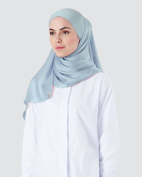 dian_-_smokey_pigeon_blue_1.jpg