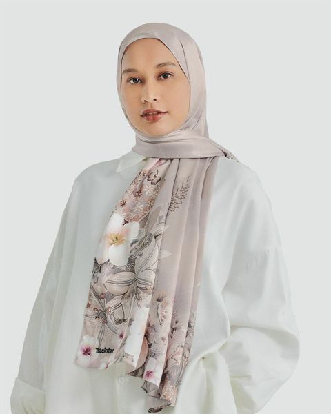 harmony_shawl_-_taupe_1_1.jpg