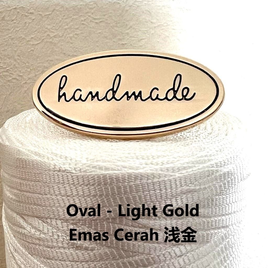 Oval Emas Cerah