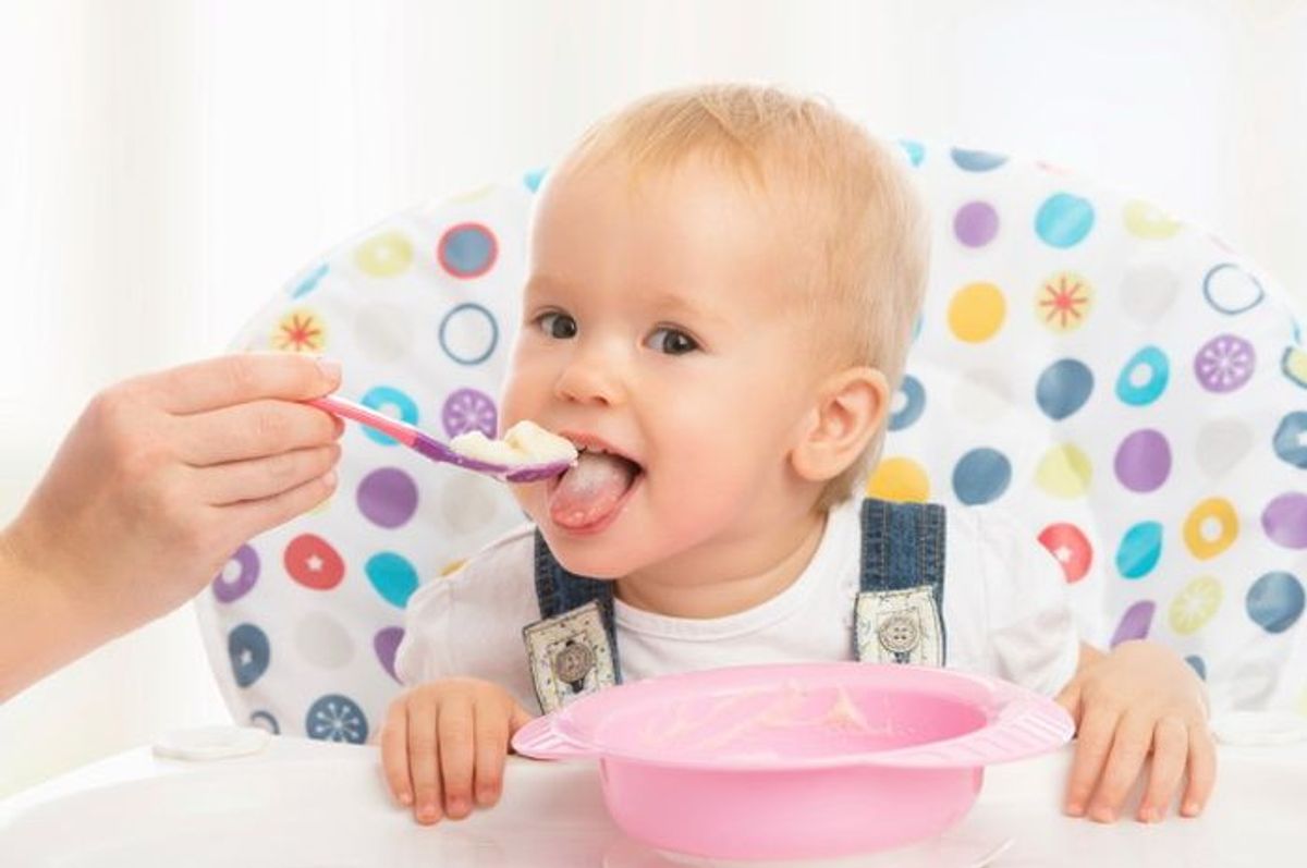 IBU BAPA KELIRU? INI JAWAPAN UNTUK SOALAN CLICHÉ BERKENAAN MAKANAN BAYI 6 BULAN