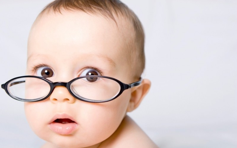 Baby-Wearing-Glasses-HD-Wallpaper-e1443694074310-800x500_c.jpg