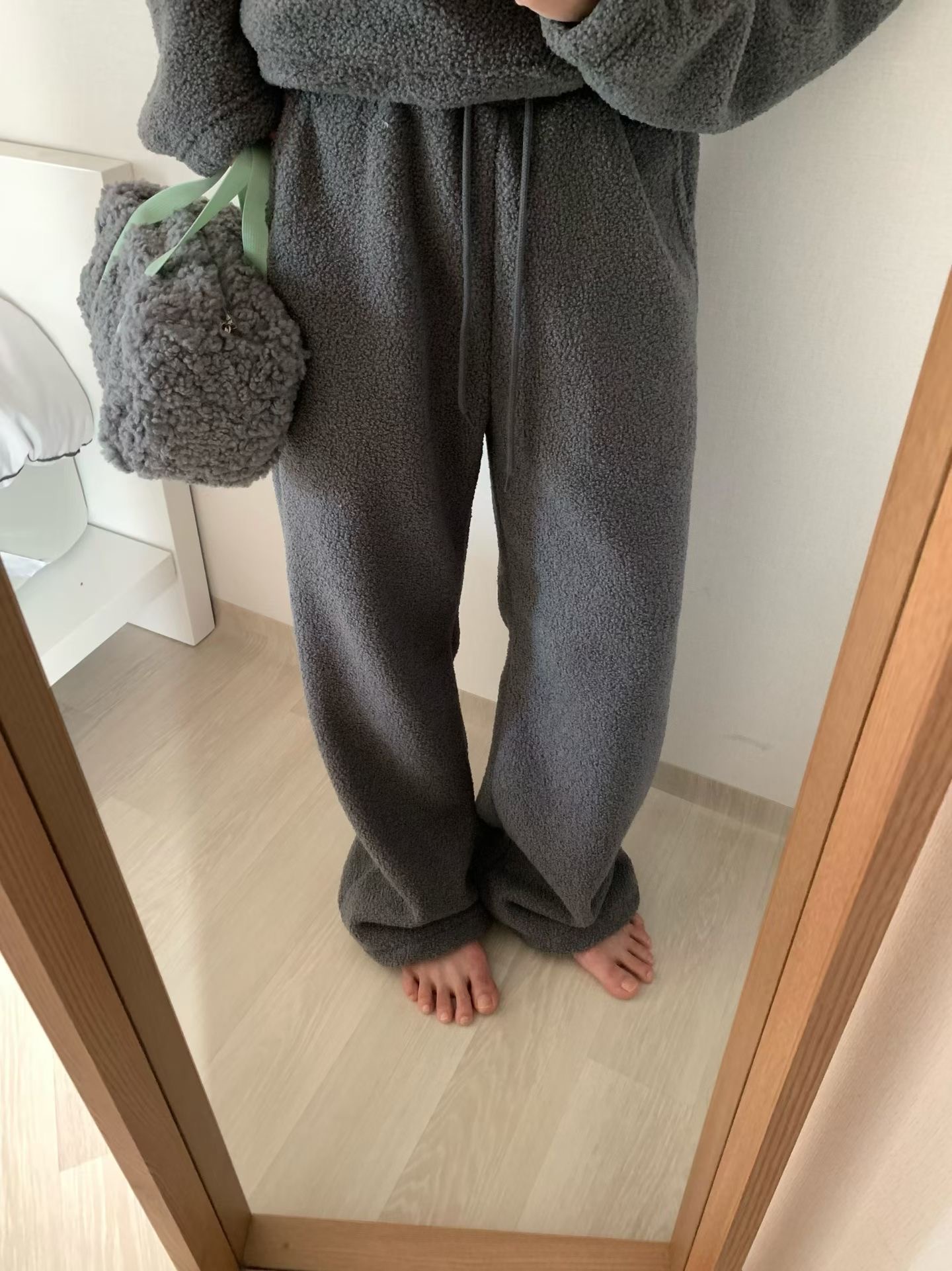 d9eacf5df105d8b6d284fb693705c708