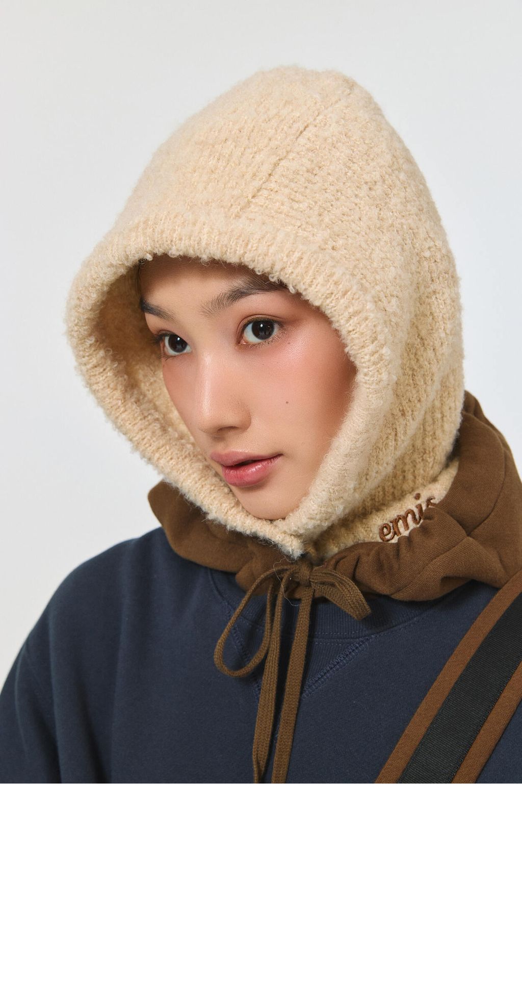 E256U1606_Detail_BE_02