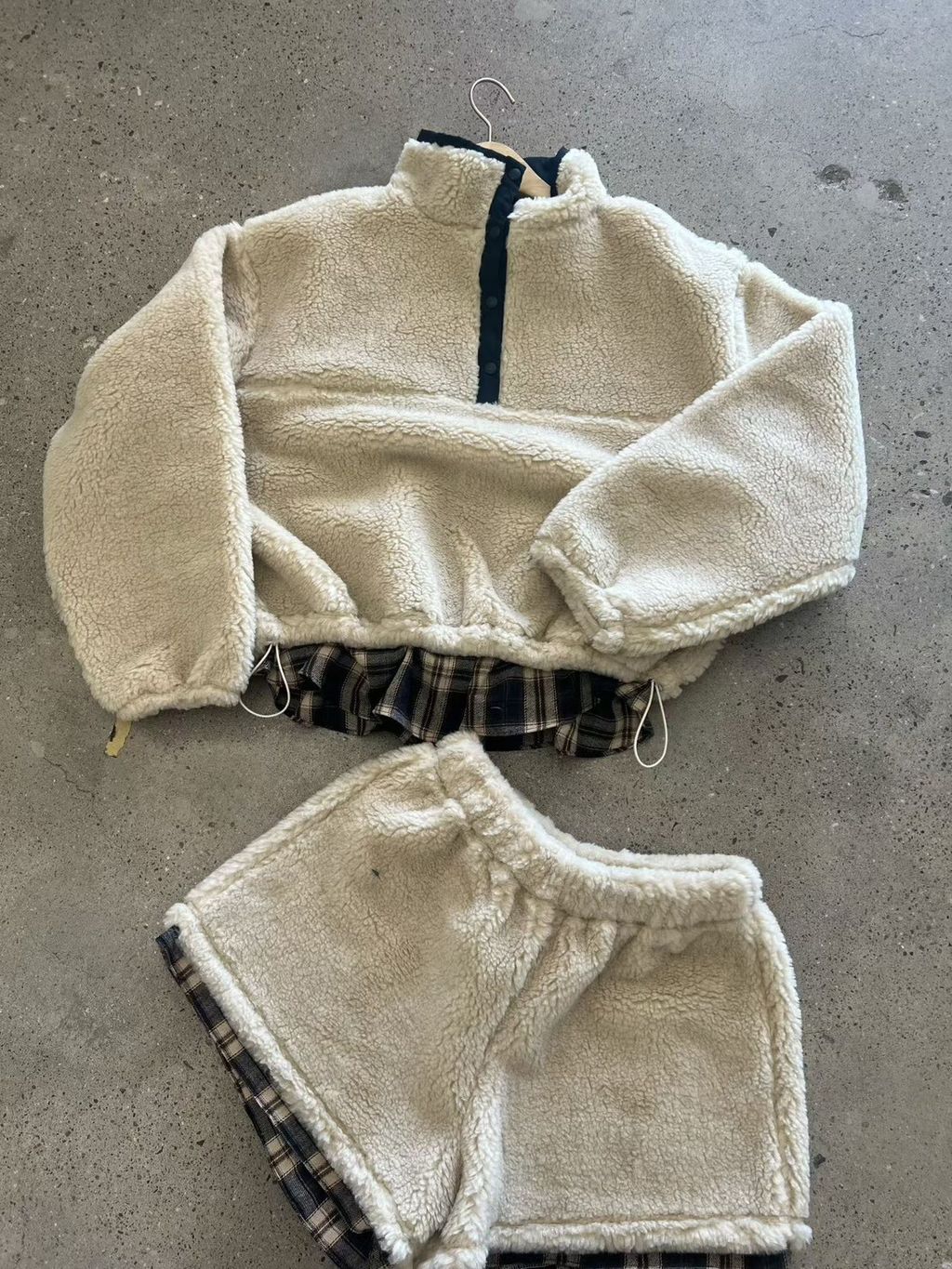 LINE_ALBUM_20251219_251219_237