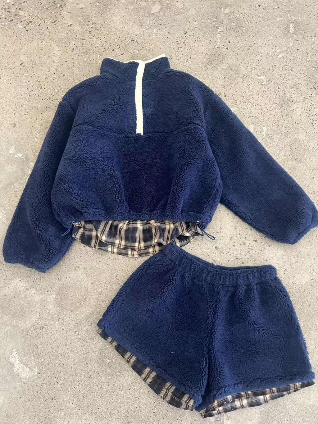 LINE_ALBUM_20251219_251219_236