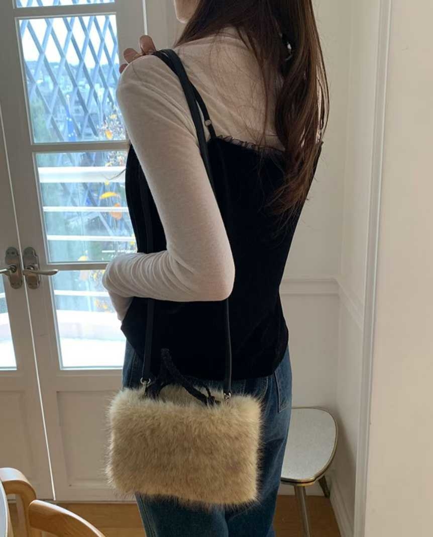 LINE_ALBUM_25fw 絲絨荷葉邊無袖襯衫 9501180_260106_3