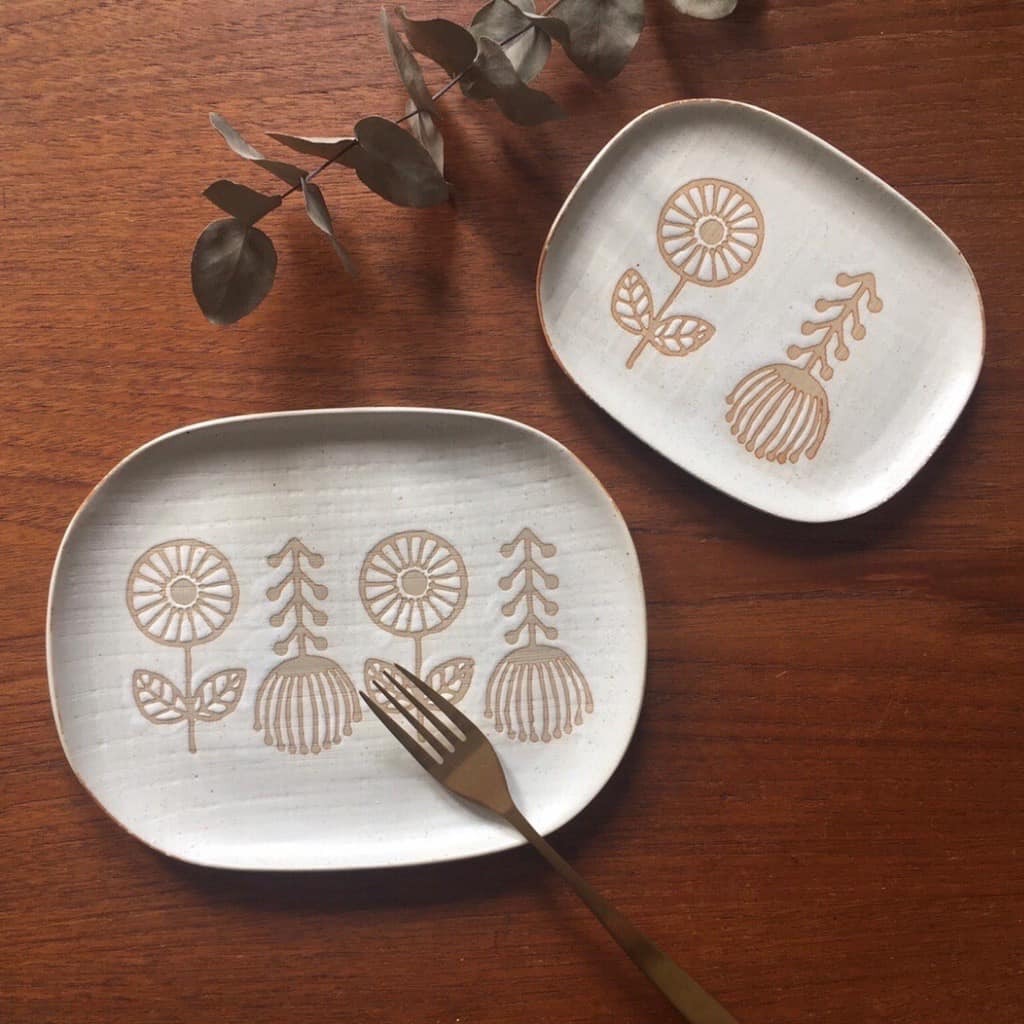 王球餐具日本製瀨戶燒瓷器職人手工日本食器HANAtoHA可愛花朵方盤 (4)