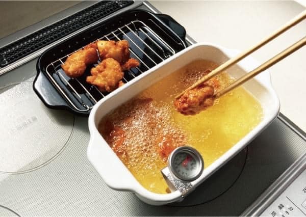 日本鍋具琺瑯油炸鍋 天婦羅方型炸鍋 附溫度計 鍋具 王球餐具 (7)