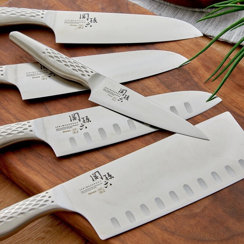 日本餐具-匠創名刀關孫六 流線型握把一體成型不鏽鋼廚刀-14.5cm(小三德包丁)王球餐具 (6)