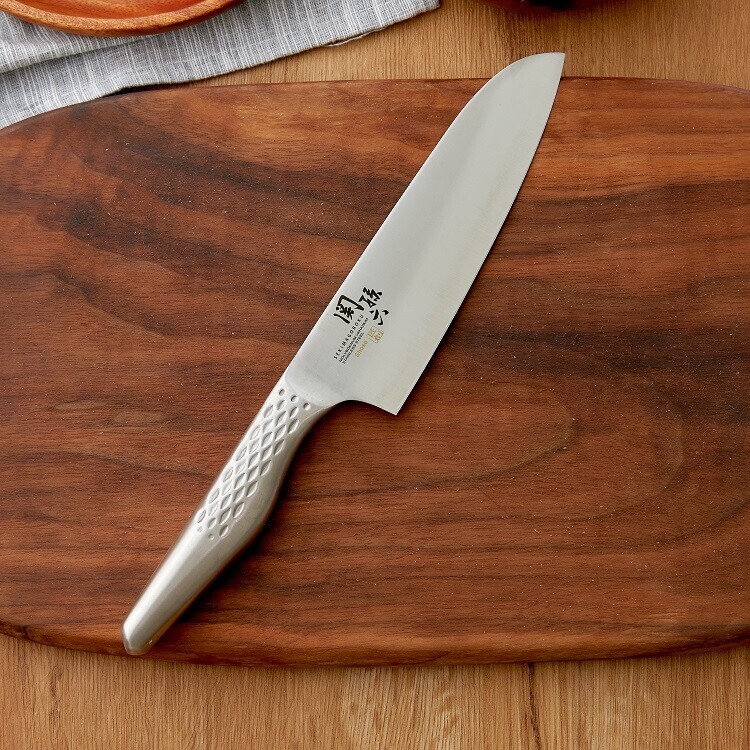 日本餐具-匠創名刀關孫六 流線型握把一體成型不鏽鋼廚刀-14.5cm(小三德包丁)王球餐具 (5)