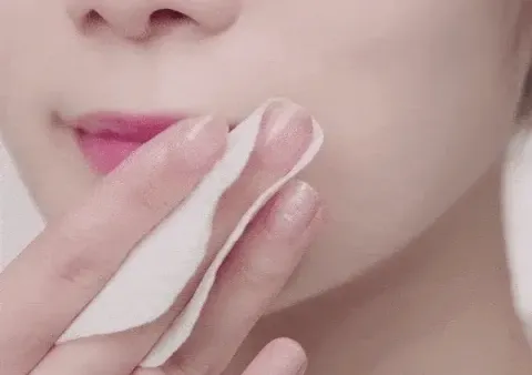 Ariel-Stress-Relieving-Pure-Full-Lip-Eye-Remover-Pad-detail-3-min