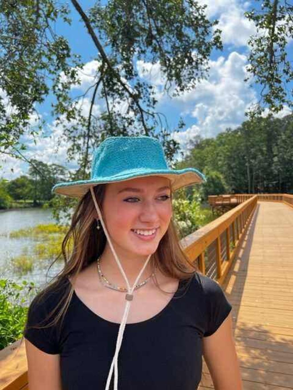 Aqua-String-hat2-rotated