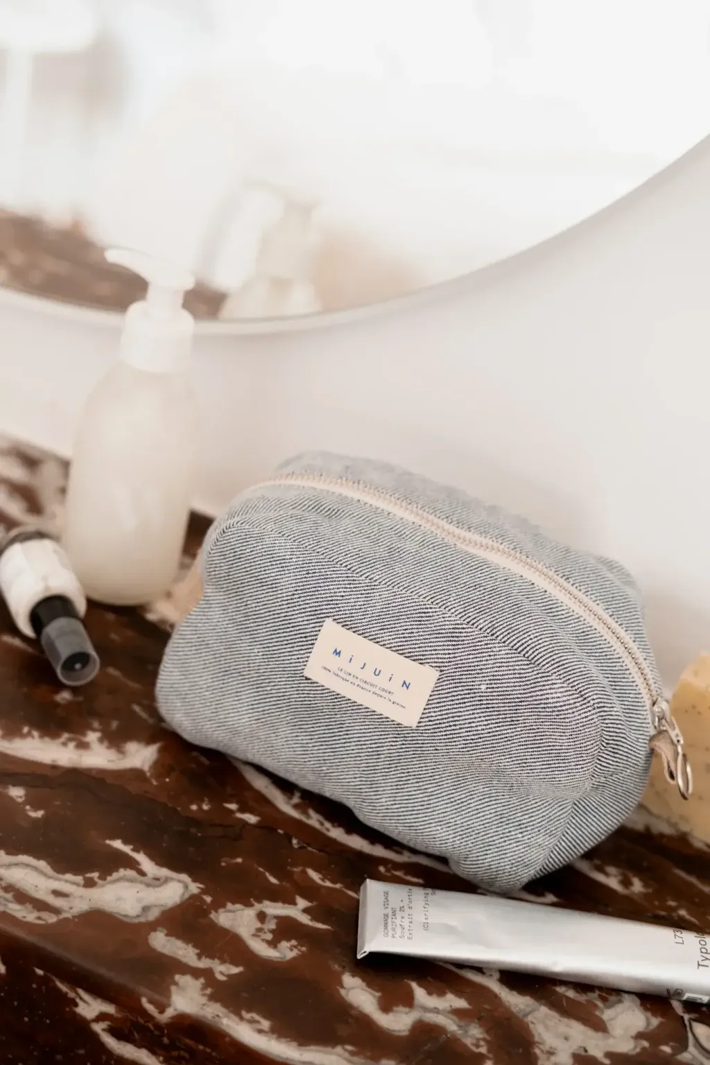 troussedetoilettebleueenlin_AgathePerier-6