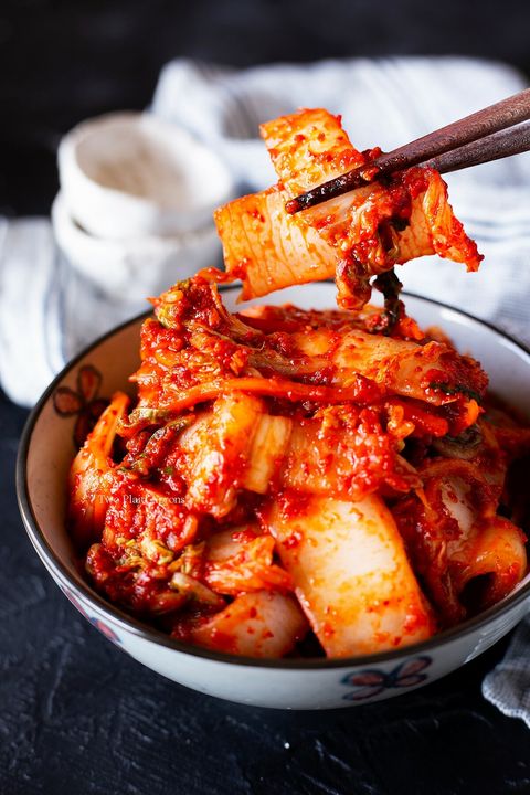 geotjeori-picking-up-some-fresh-kimchi-with-chopsticks
