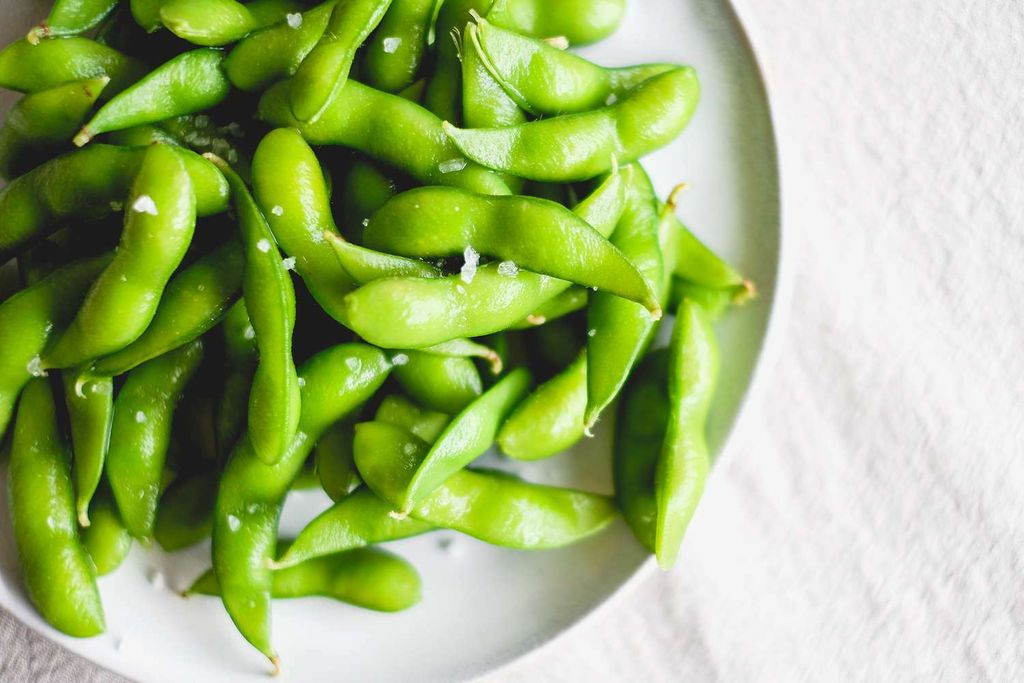 Benefits-of-Edamame-GettyImages-1353712599-6ab843f27ac04b9da945a58543018caf