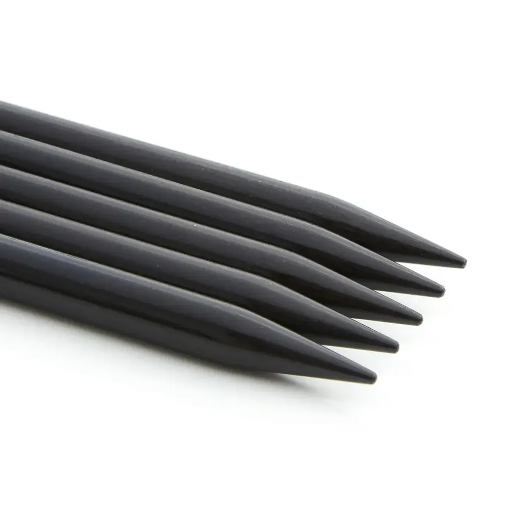 double-pointed-needles-2_a76ca4b5-75bc-482f-8b44-c0bc1844a2bf