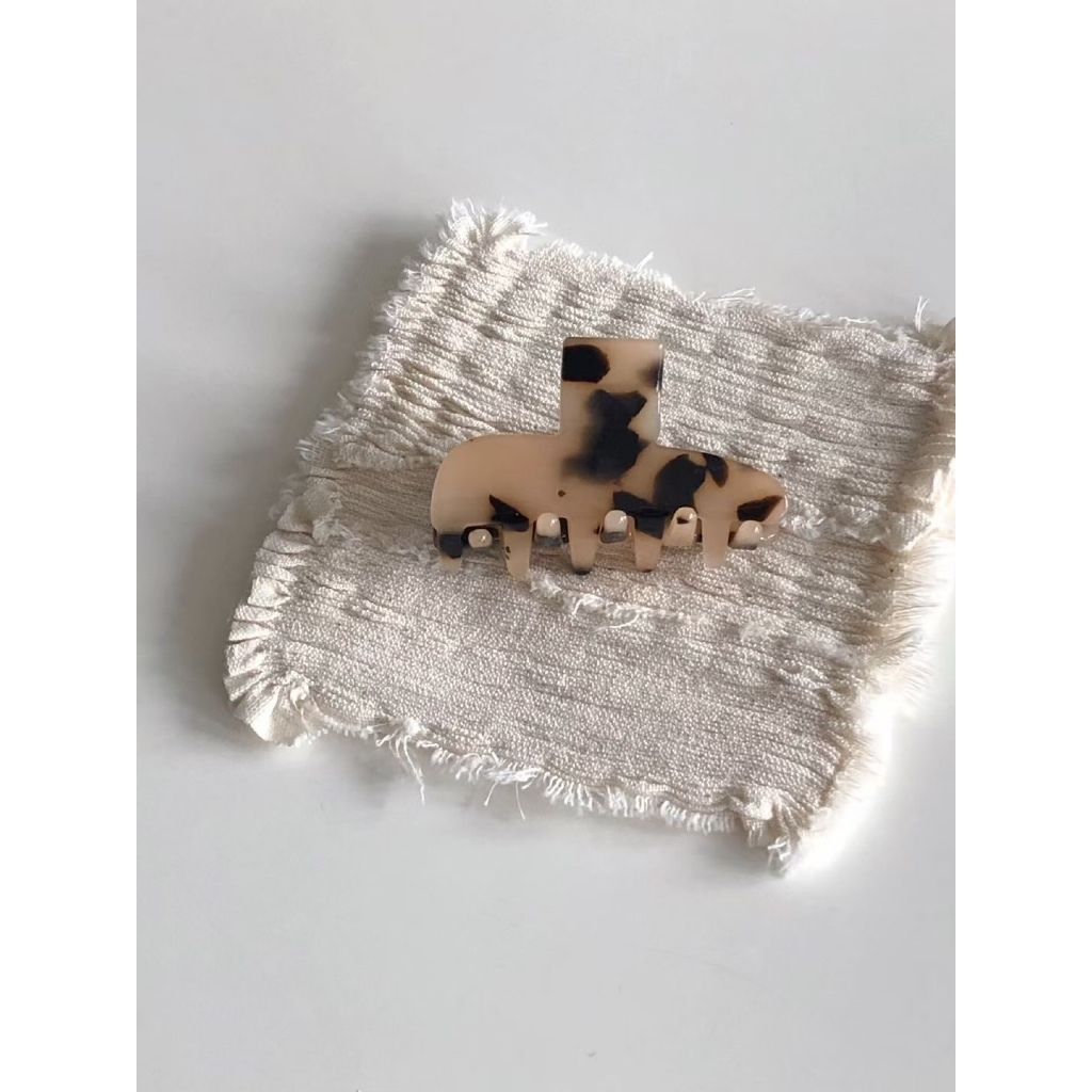 tw-11134207-81ztf-mfz7cfxxv6kqba