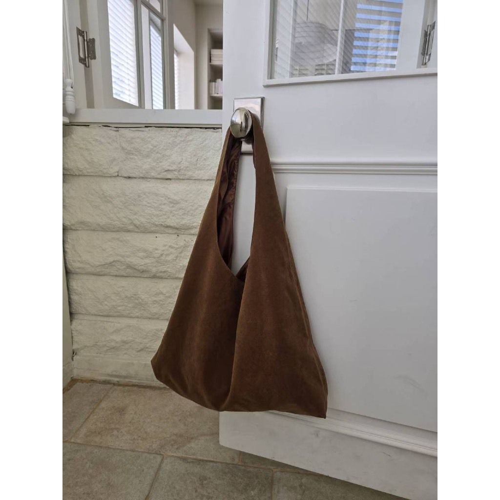 tw-11134207-81ztl-mgjjsrv5hc0c24