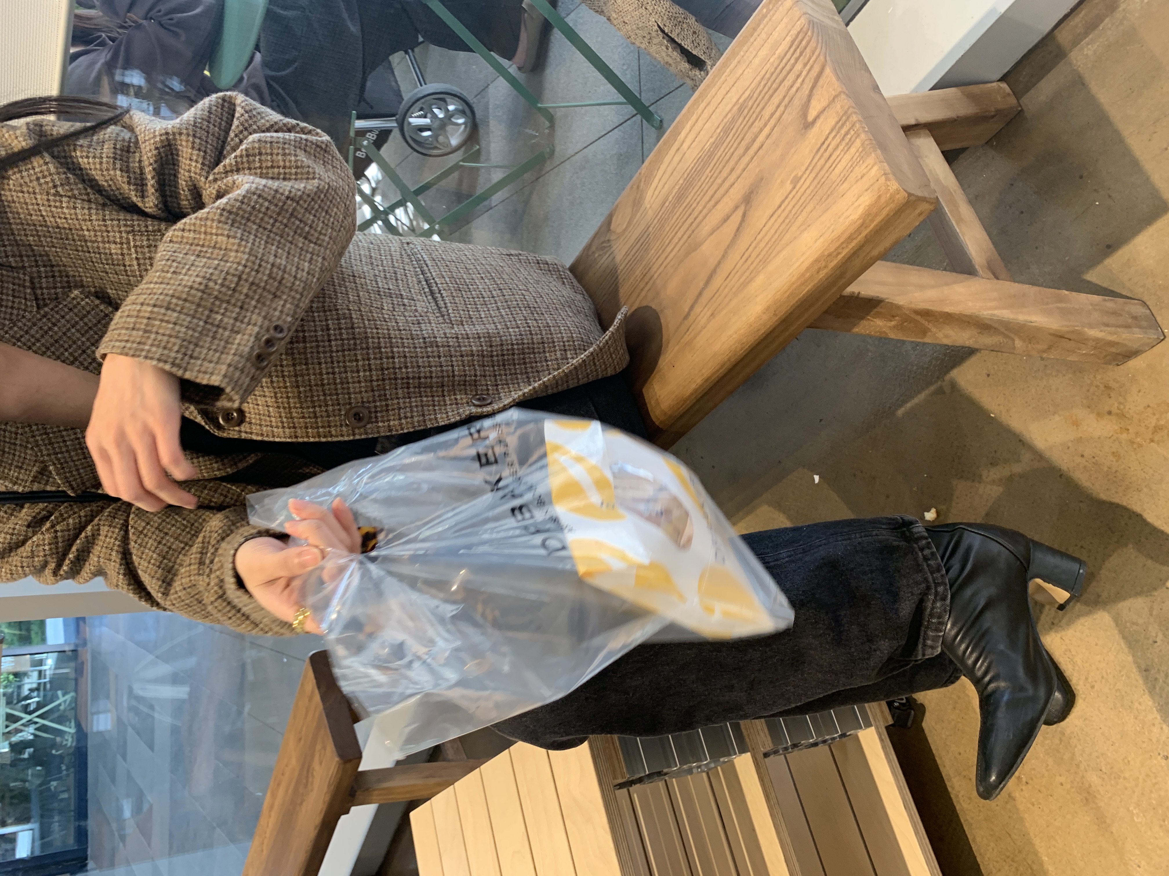 089ABA2A-5F64-43AA-89FC-3AD0DA84733A