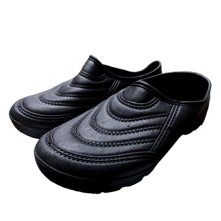 black shoes.png