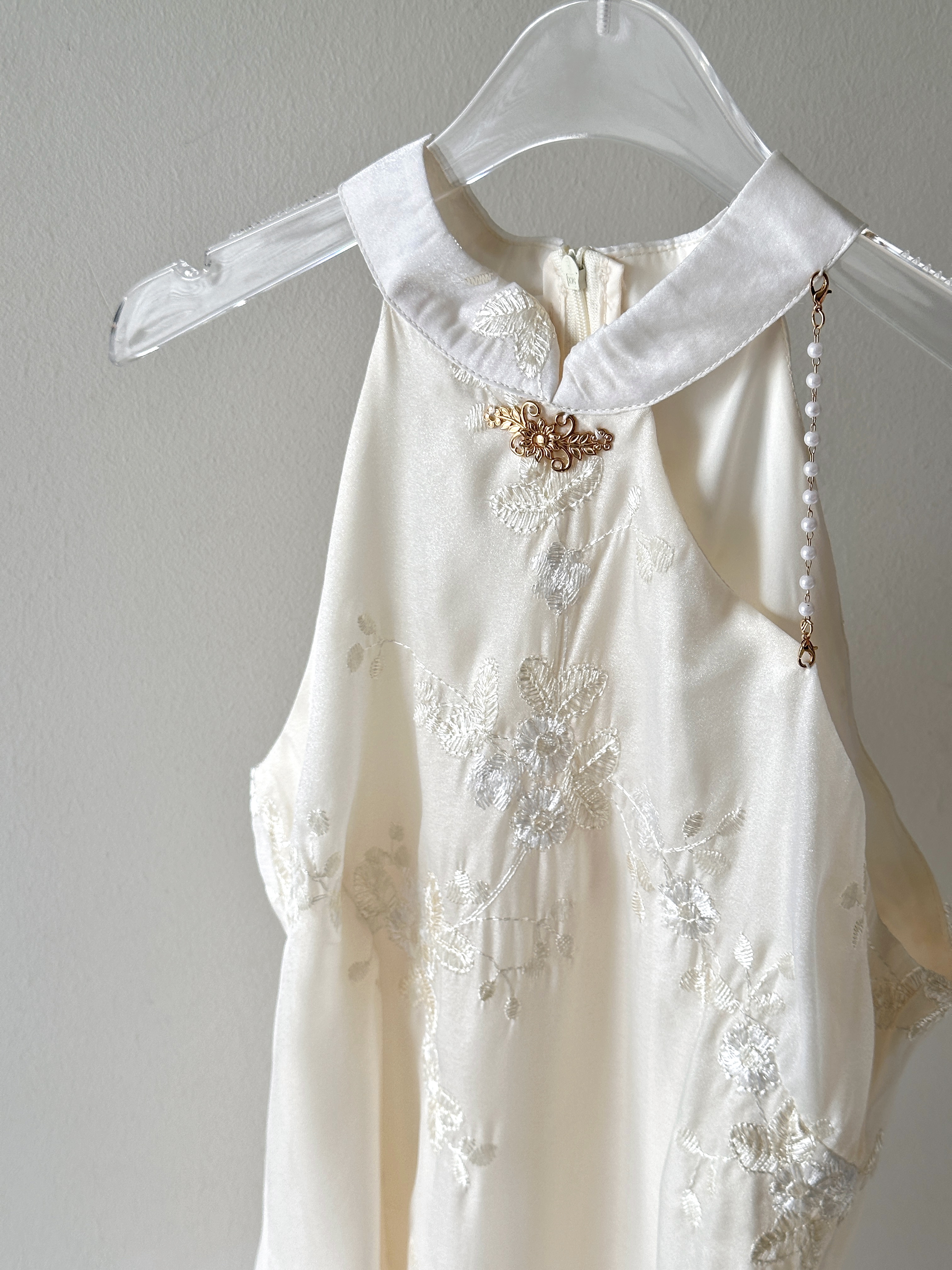 CFEE8500-0A30-4577-B73A-A1C45D46AD4F