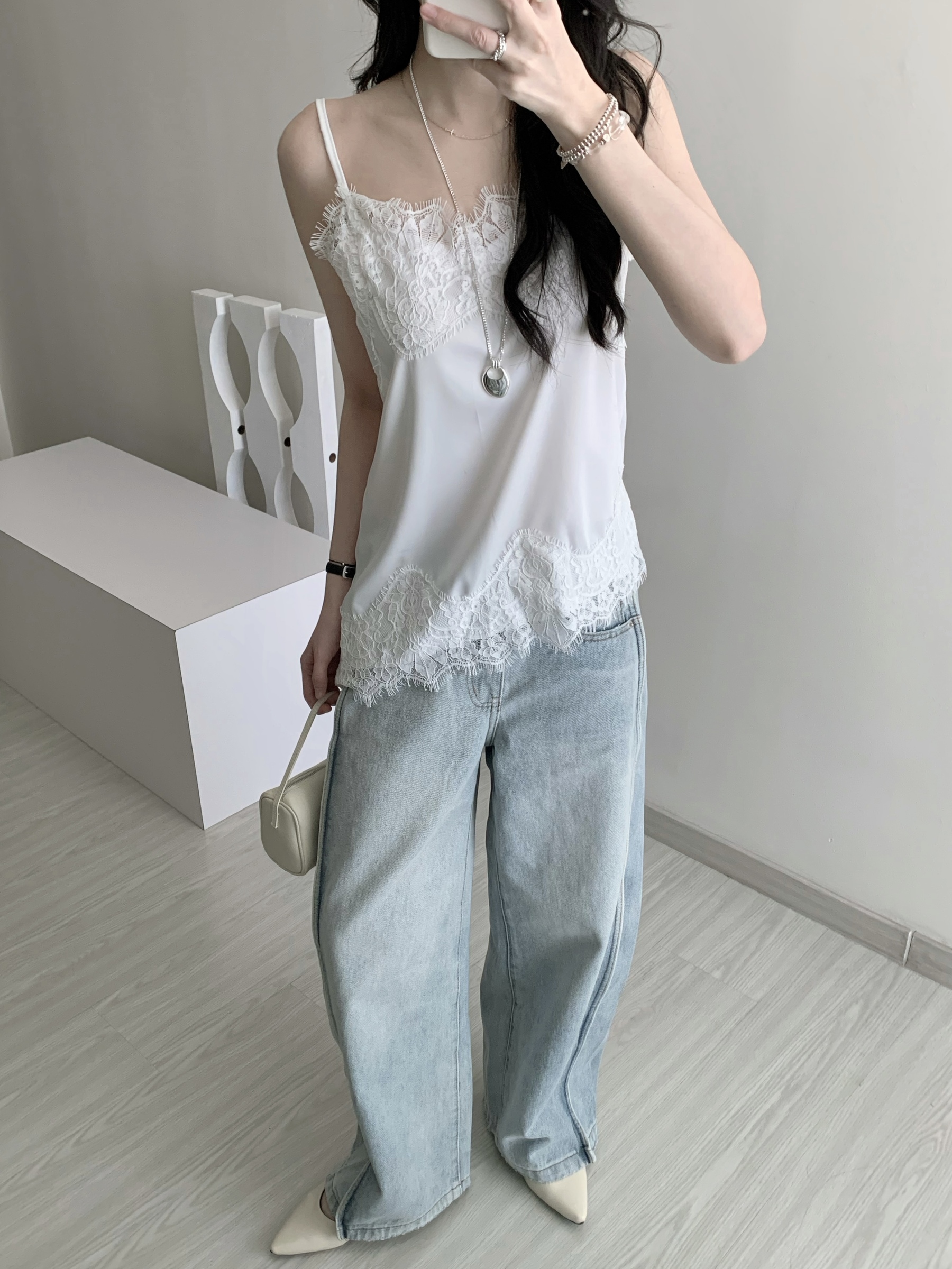 AE6BB4C7-58A5-4758-AB32-D11B802347A1
