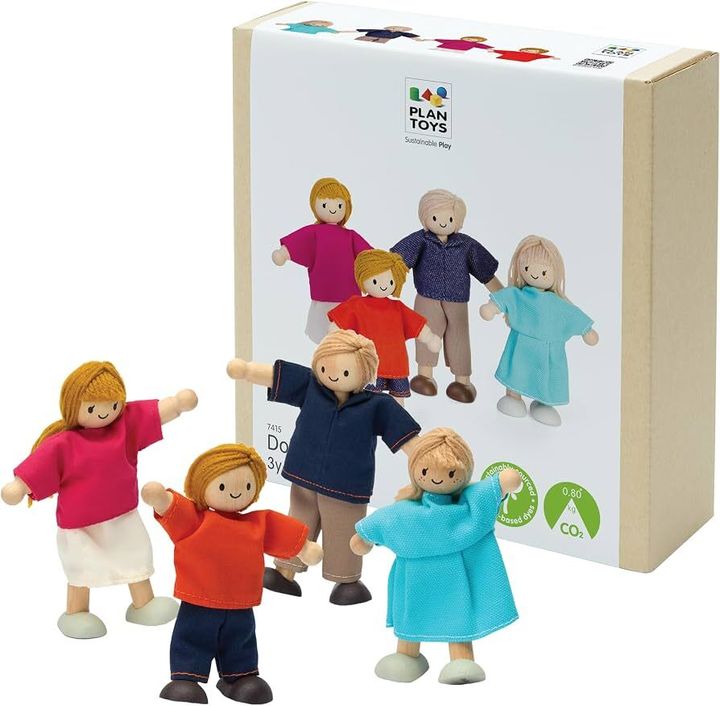 Plan Toys Doll Family 7415 1