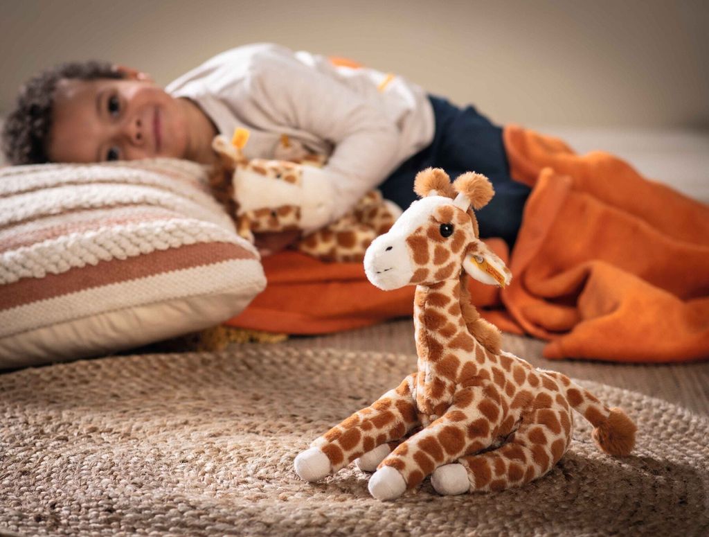 soft-cuddly-friends-gina-giraffe-067631-24