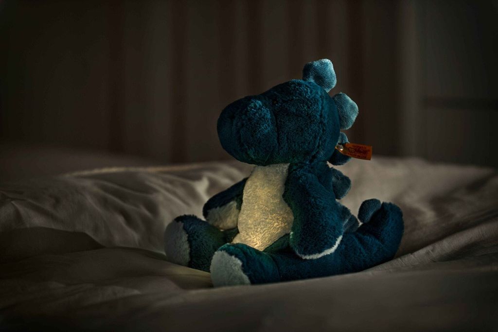 light-at-night-spott-stegosaurus-067266-2