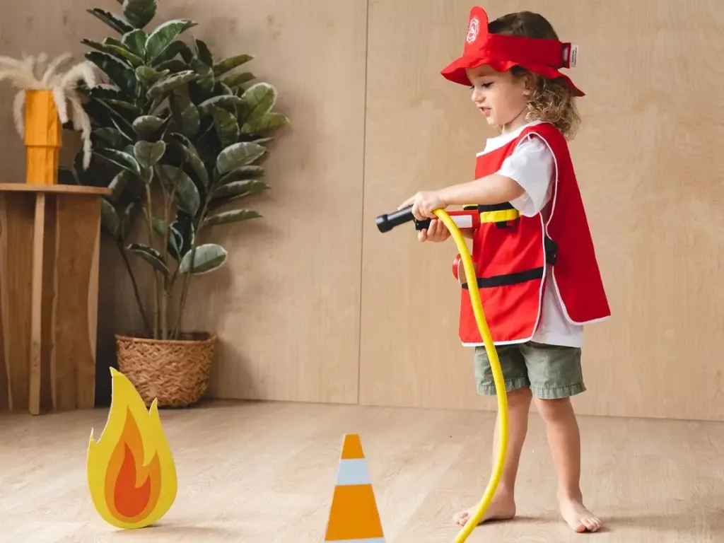 3708_PlanToys_Fire_Fighter_Play_Set_Pretend_Play_3yrs_Emotion_Language_and_Communications_Imagination_Social_Coordination_Creative_Wooden_toys_Education_toys_Safety_Toys_Non-toxic_2