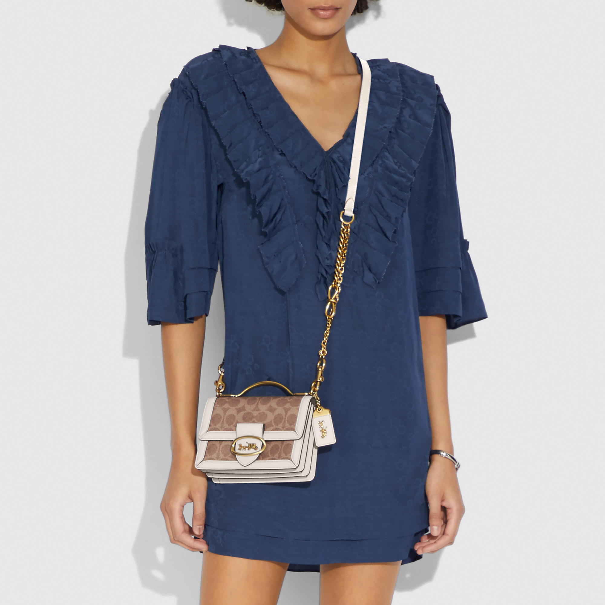 coach tatum carryall in signature canvas