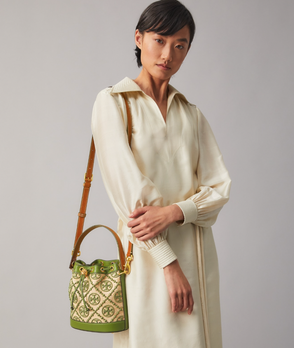 Tory Burch T Monogram Straw Bucket Bag – Luxe Paradise