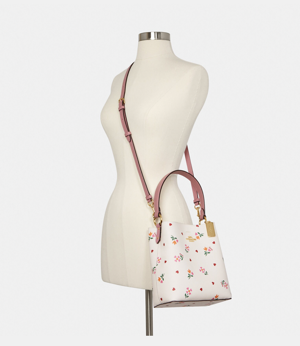 Coach Small Town Bucket Bag With Heart Petal Print C7976 – Luxe Paradise