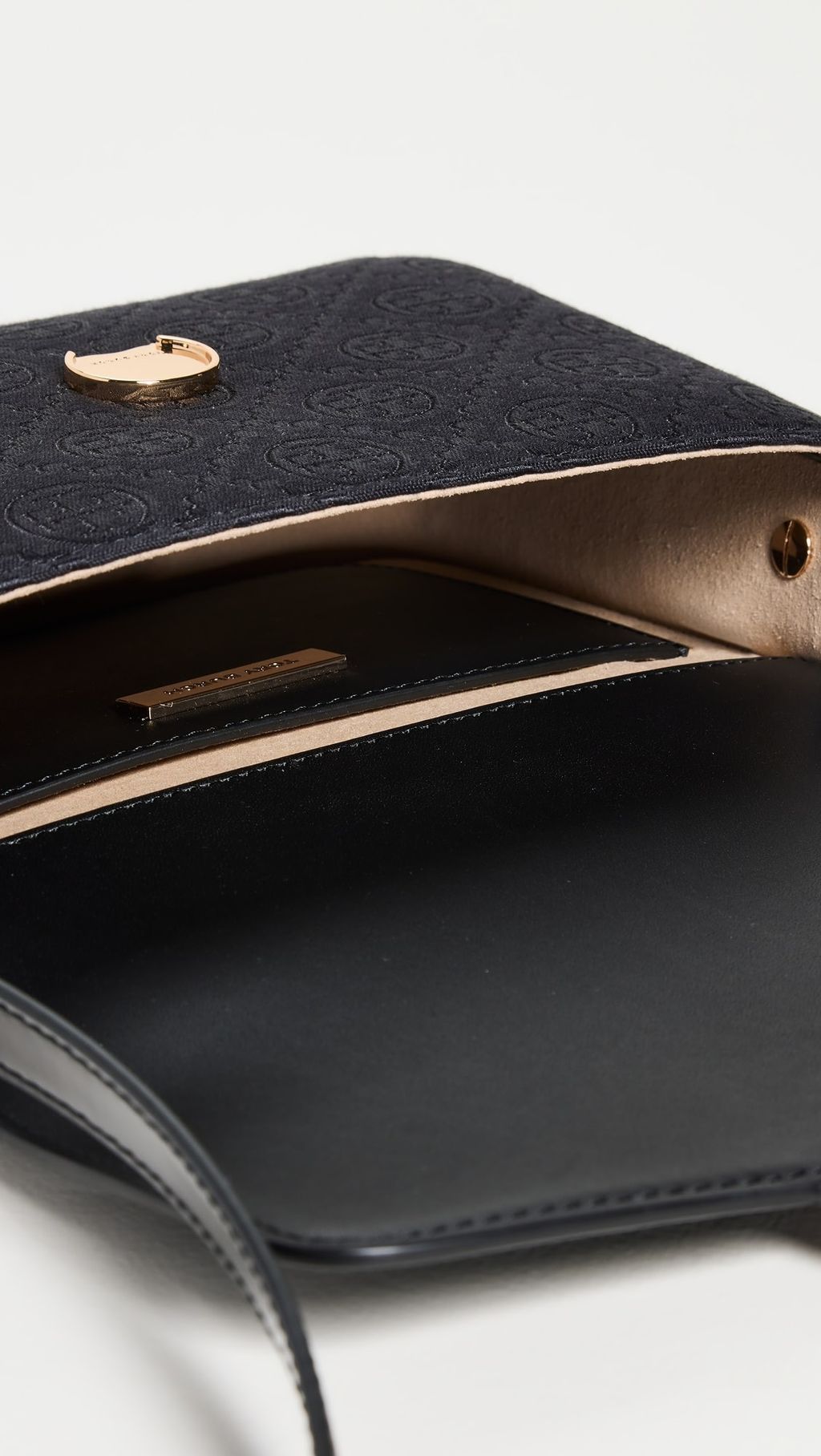 toryb508071071b_1728916099096_2-0._QL90_UX1128_