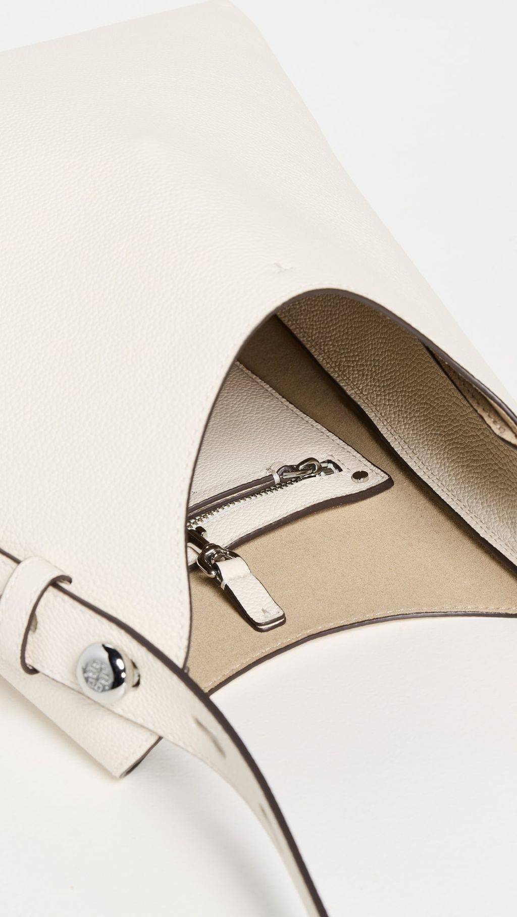 toryb5120422cdc_1744157252384_2-0._QL90_UX1128_