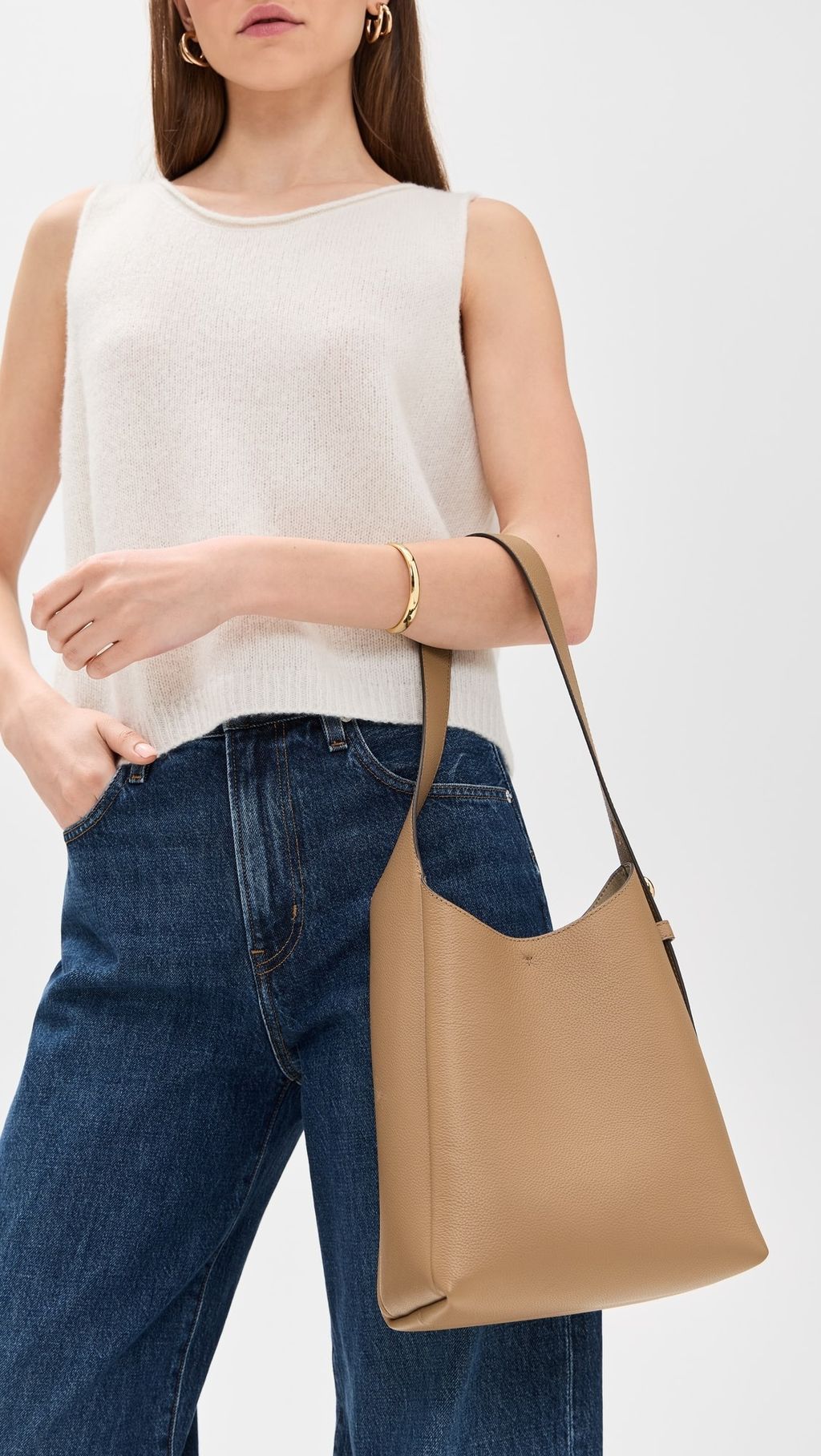 toryb5120532895_1744157256460_2-0._QL90_UX1128_