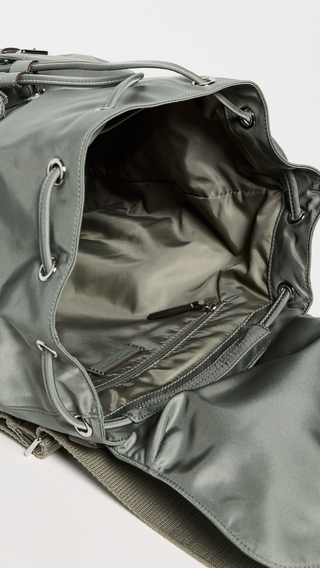 toryb5114622dad_1745614134519_2-0._QL90_UX1128_