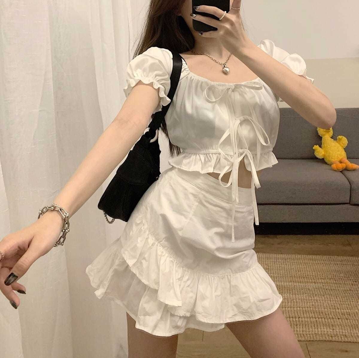 短款绑带露脐短款T恤+高腰荷叶边半身裙套装