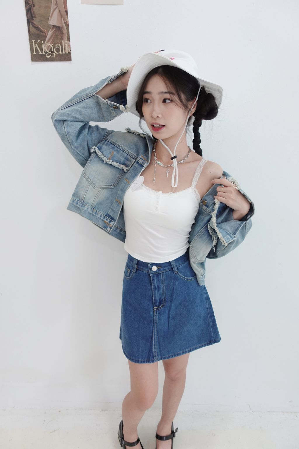 4913DB71-DF09-4868-B339-60597ABD8C0B