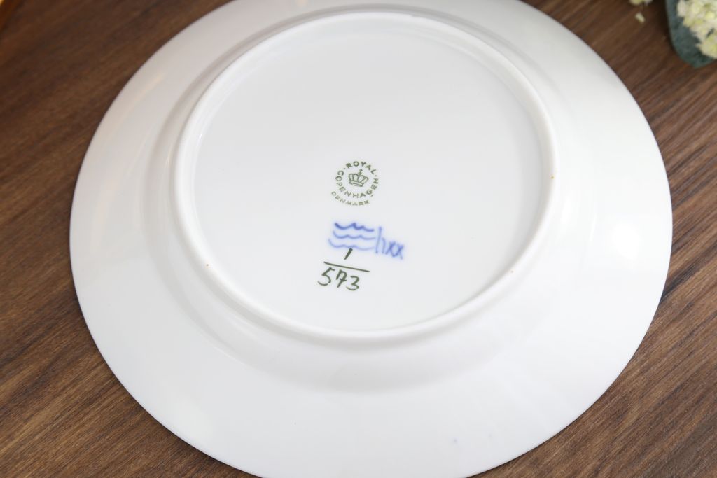573.6 (2)