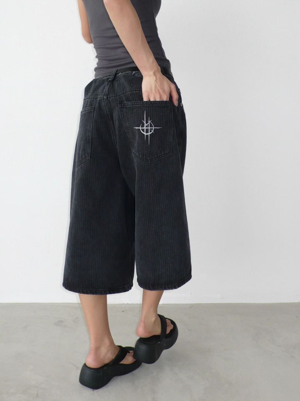 joice-korea-cerix-stripe-bermuda-shorts-black11