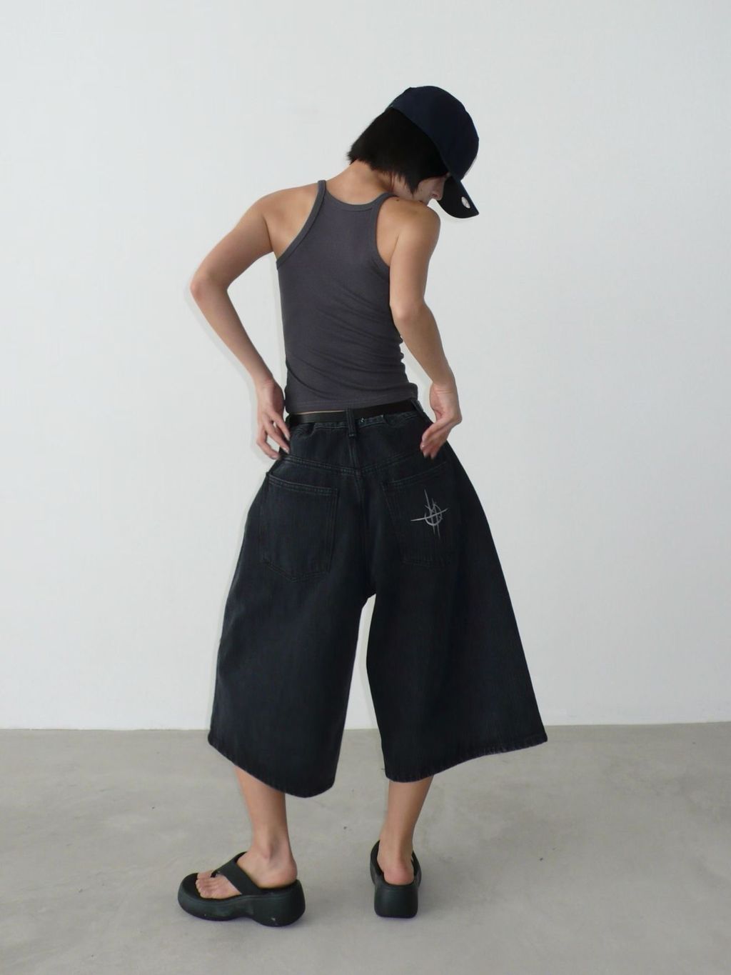 joice-korea-cerix-stripe-bermuda-shorts-black6