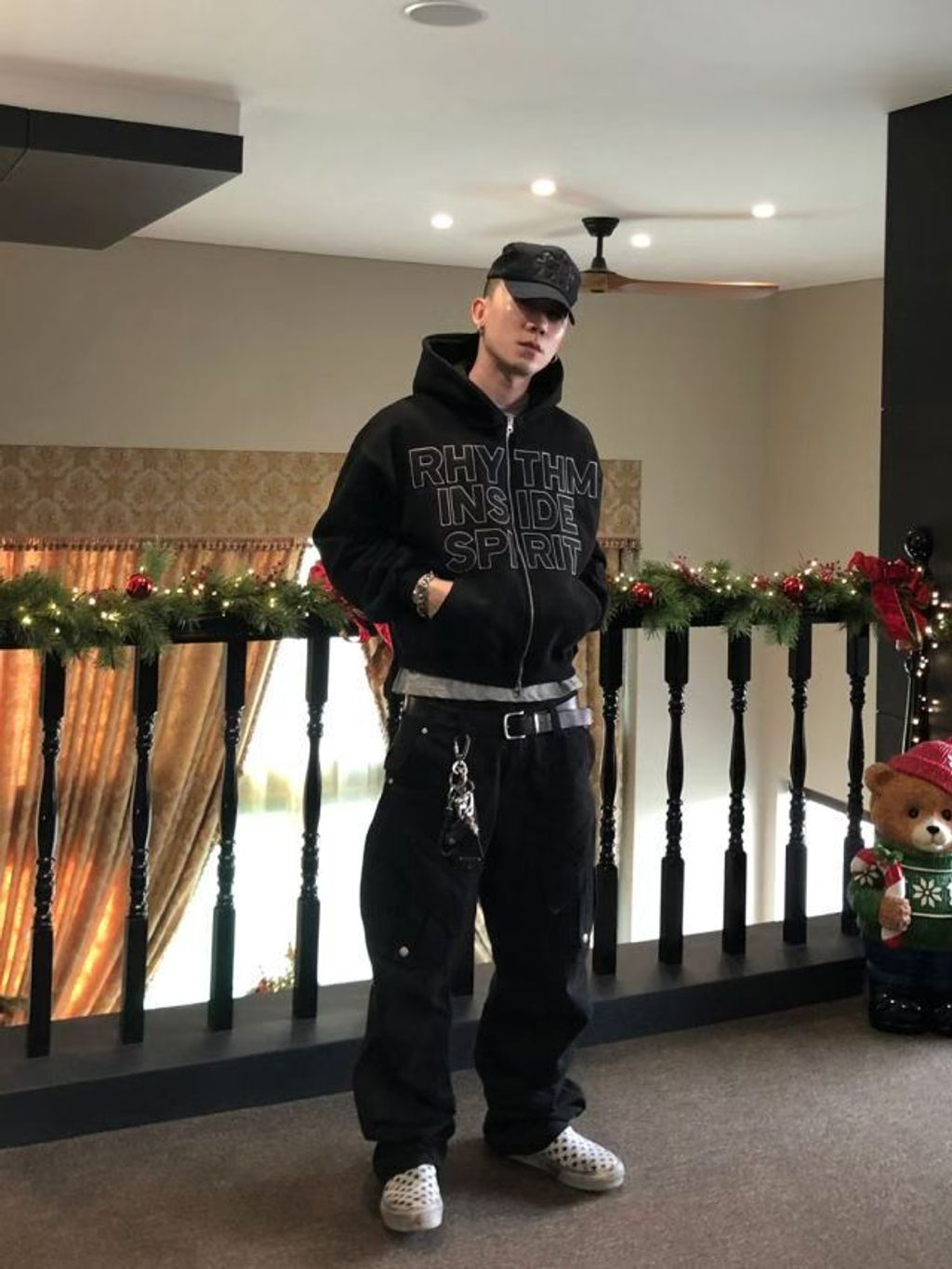 e63bd7a49a0d7d9671d63ff8352b5e03