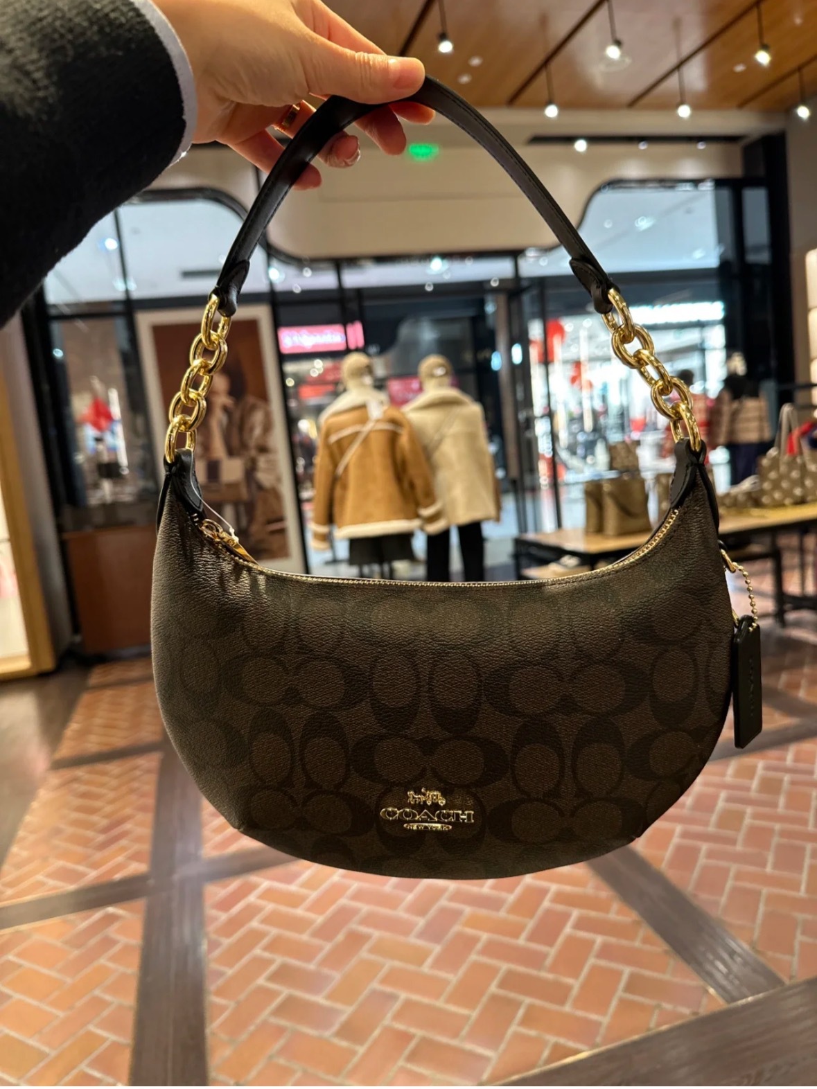 COACH Payton Shoulder Bag CE620