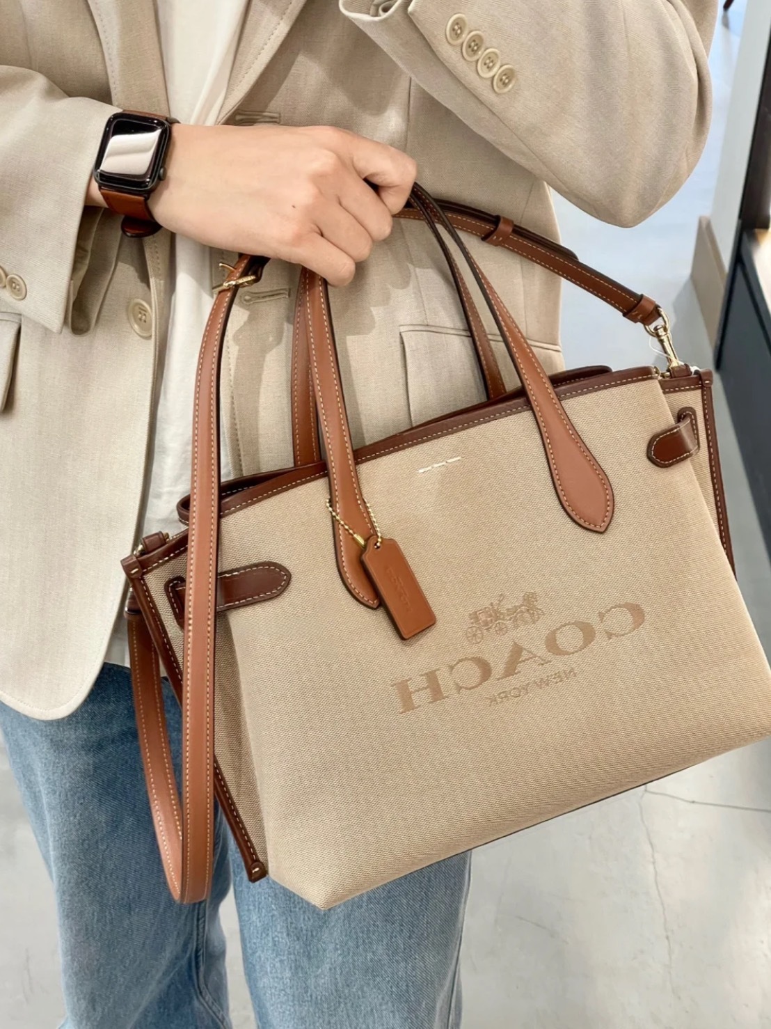 Coach Hanna Carryall